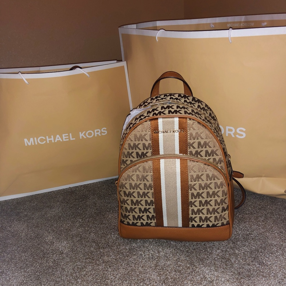 SOLD‼️ Micheal Kors backpack🎒